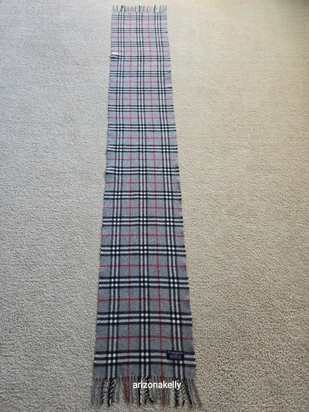 Burberry Nova Check Lambswool Scarf Grey SMALL HOLE - Picture 11 of 11